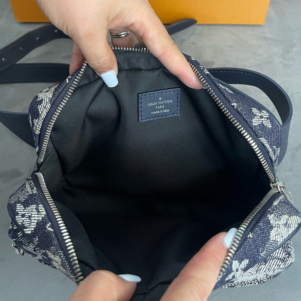 🌟 SOLD 🌟 NWT Louis Vuitton Monogram Tapestry Outdoor Bumbag - Picture 10 of 12